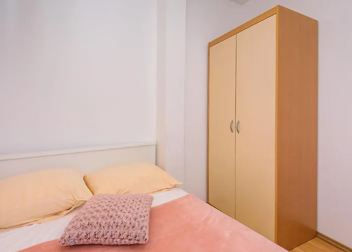 Apartments Zdravko