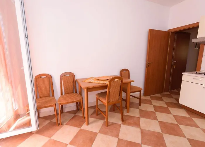 Apartments Zdravko